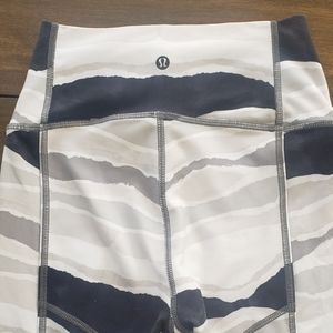 Lululemon leggings- funk it up!